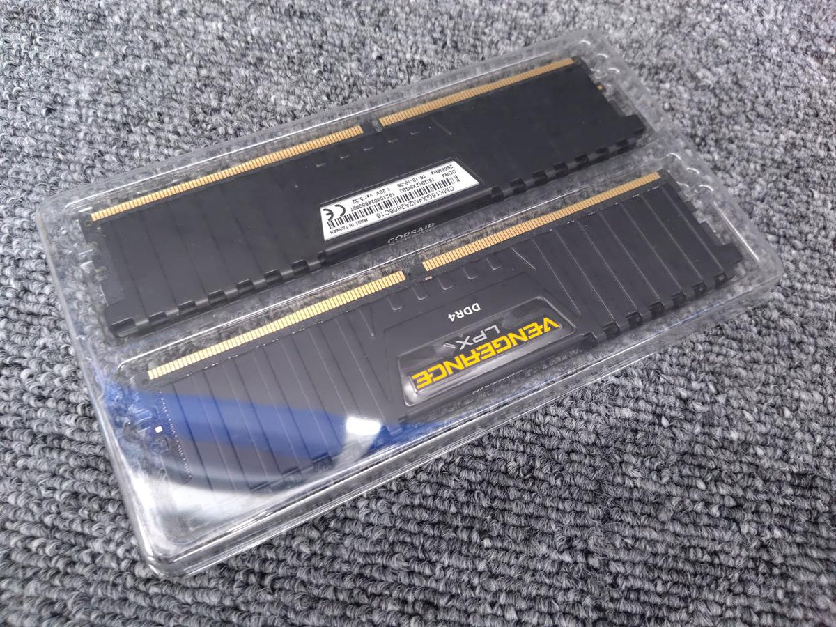 CORSAIR PC Memory CMK16GX4M2A2666C16
