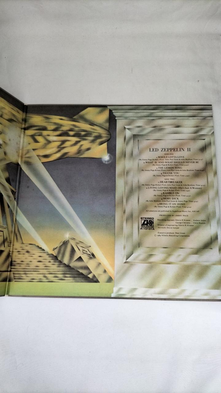 Atlantic LP record LEDZEPPLIN2/LEDZEPPLIN