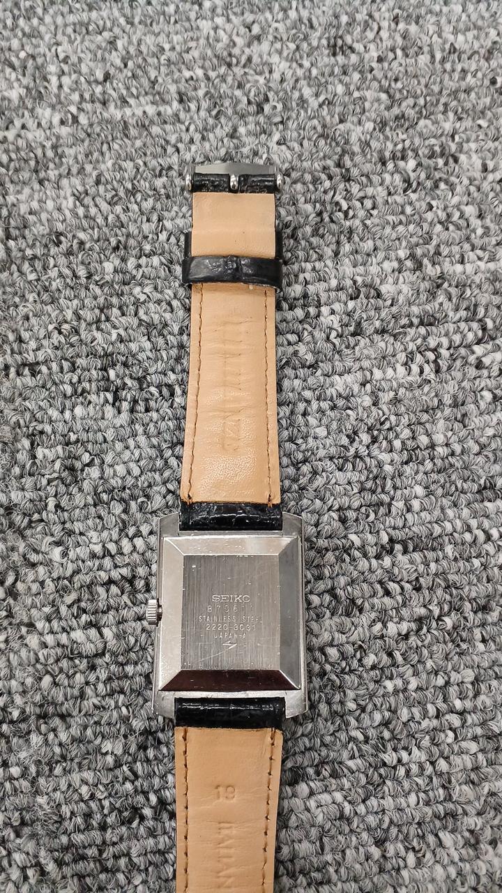 SEIKO Manual Wind Wristwatch 2220-3031