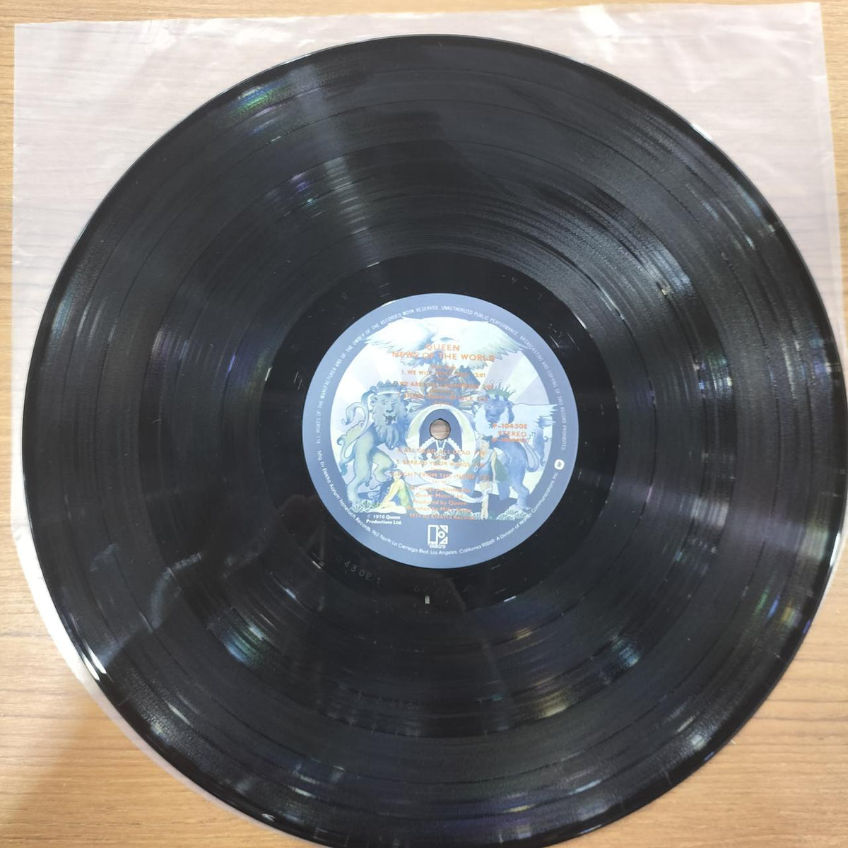 Warner Pioneer LP Record Dedicated to the World / Queen