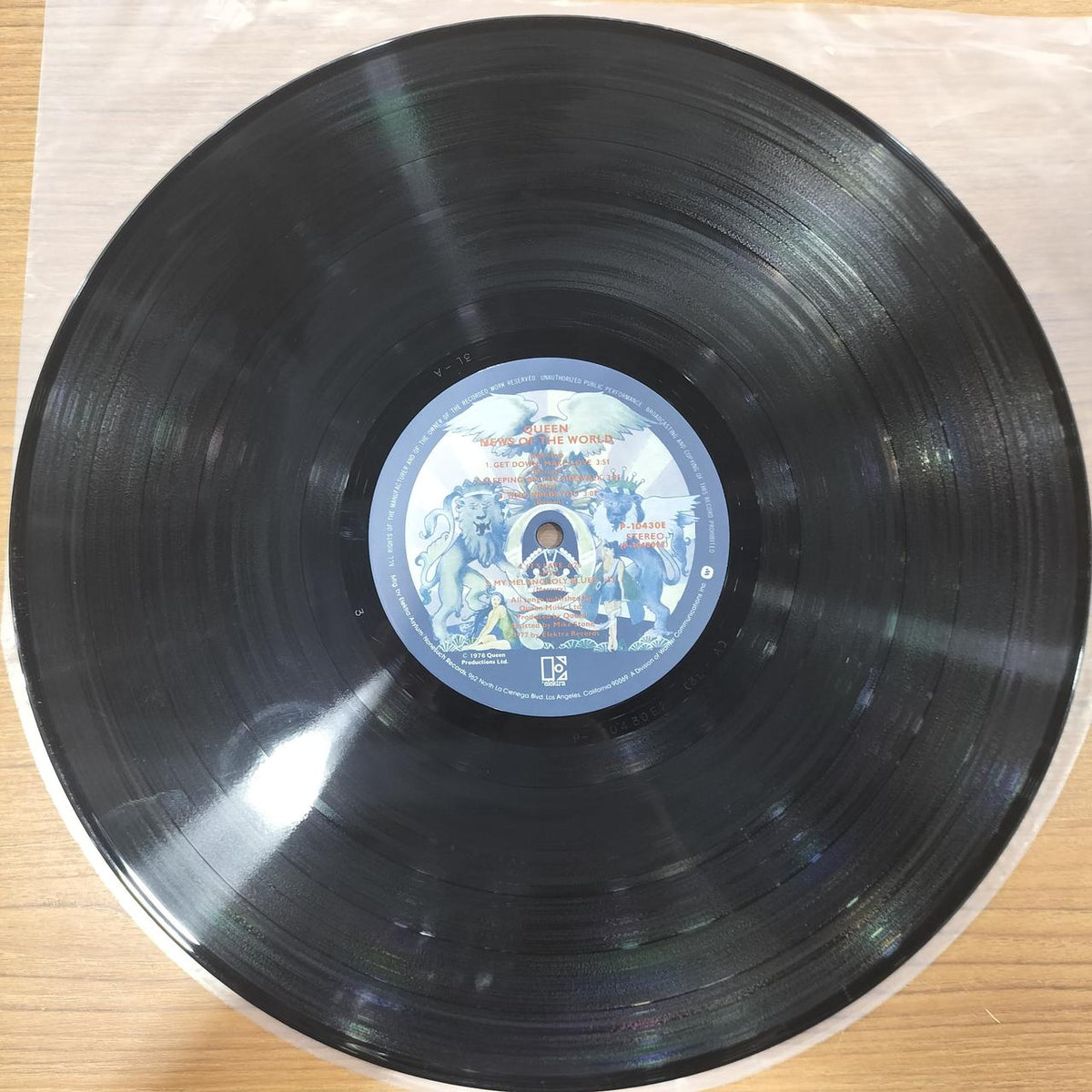 Warner Pioneer LP Record Dedicated to the World / Queen