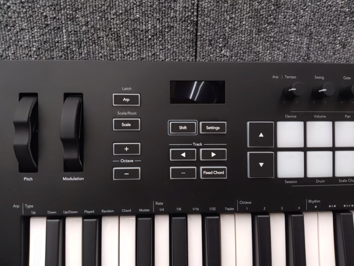 NOVATION MIDI Keyboard LAUNCHKEY37