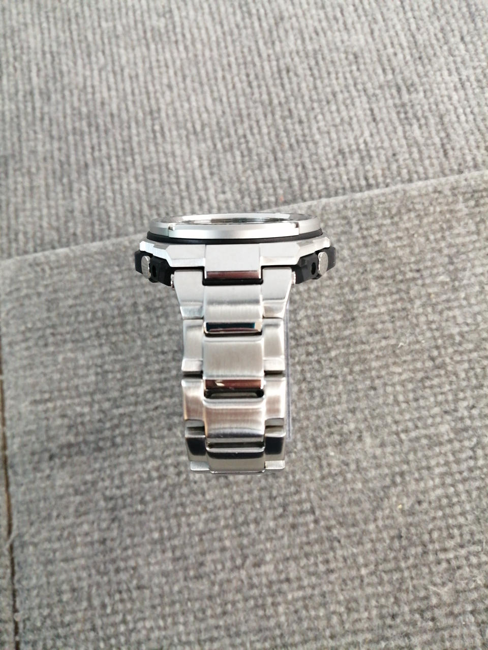 CASIO G-SHOCK GST-W110D