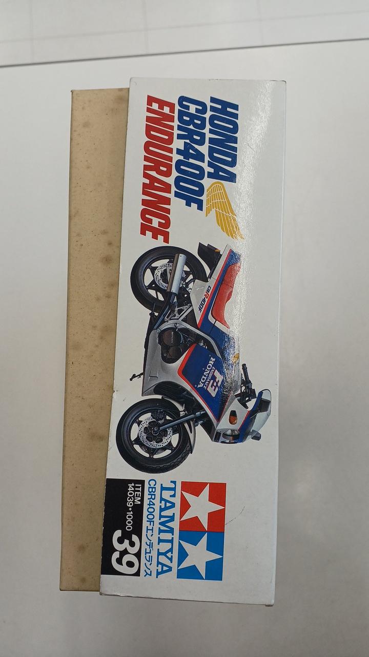 TAMIYA 1/12 Motorcycle Series NO.39 CBR400F Endurance Special Edition - Banzai Thrifting | BanzaiHobby