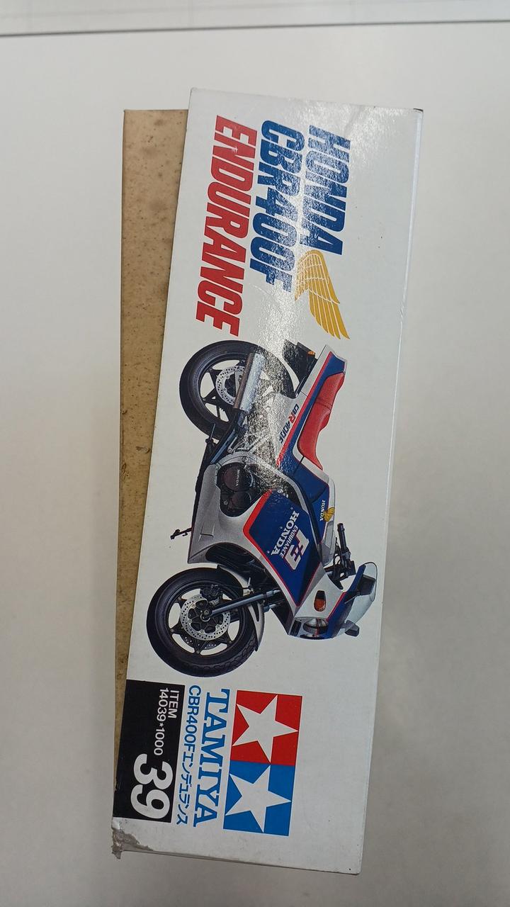 TAMIYA 1/12 Motorcycle Series NO.39 CBR400F Endurance Special Edition - Banzai Thrifting | BanzaiHobby
