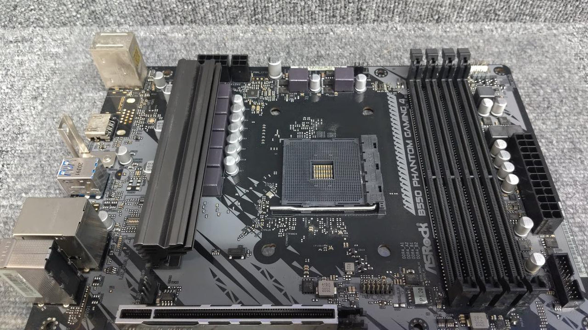 ASROCK Motherboard B550 PHANTOM GAMING 4
