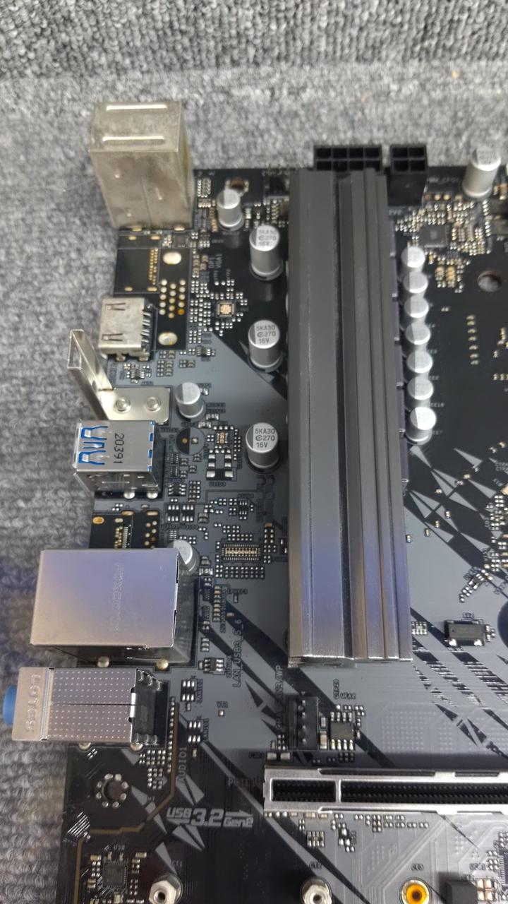 ASROCK Motherboard B550 PHANTOM GAMING 4