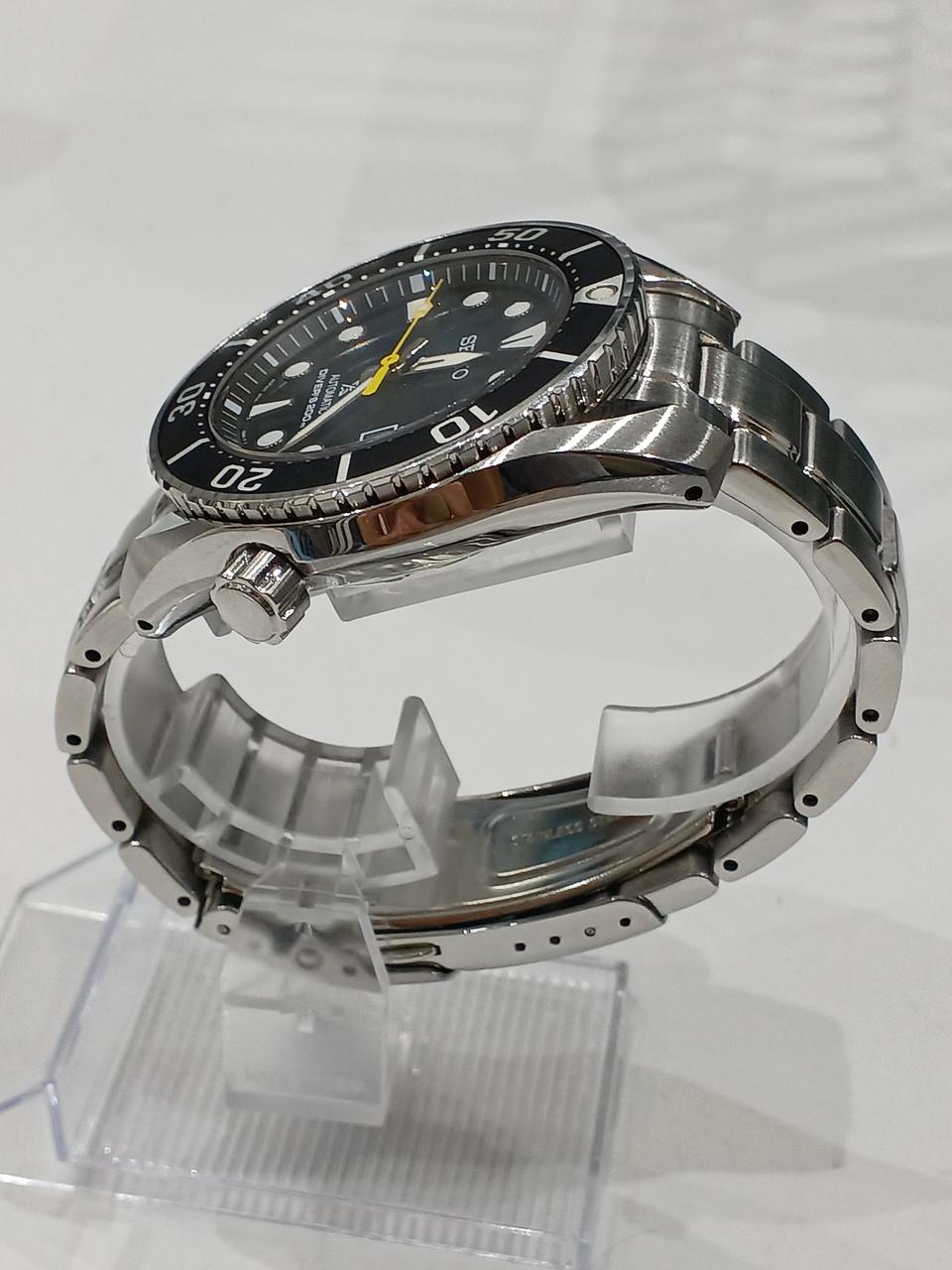 SEIKO Watch 6R15-00E1