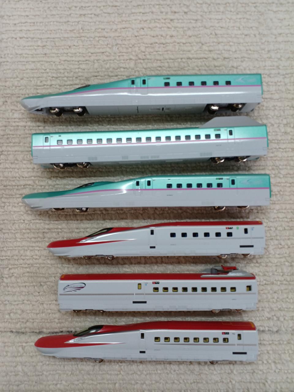KATO N Gauge E5 Series Shinkansen Hayabusa E6 Series Shinkansen Komachi Double Track Starter Set