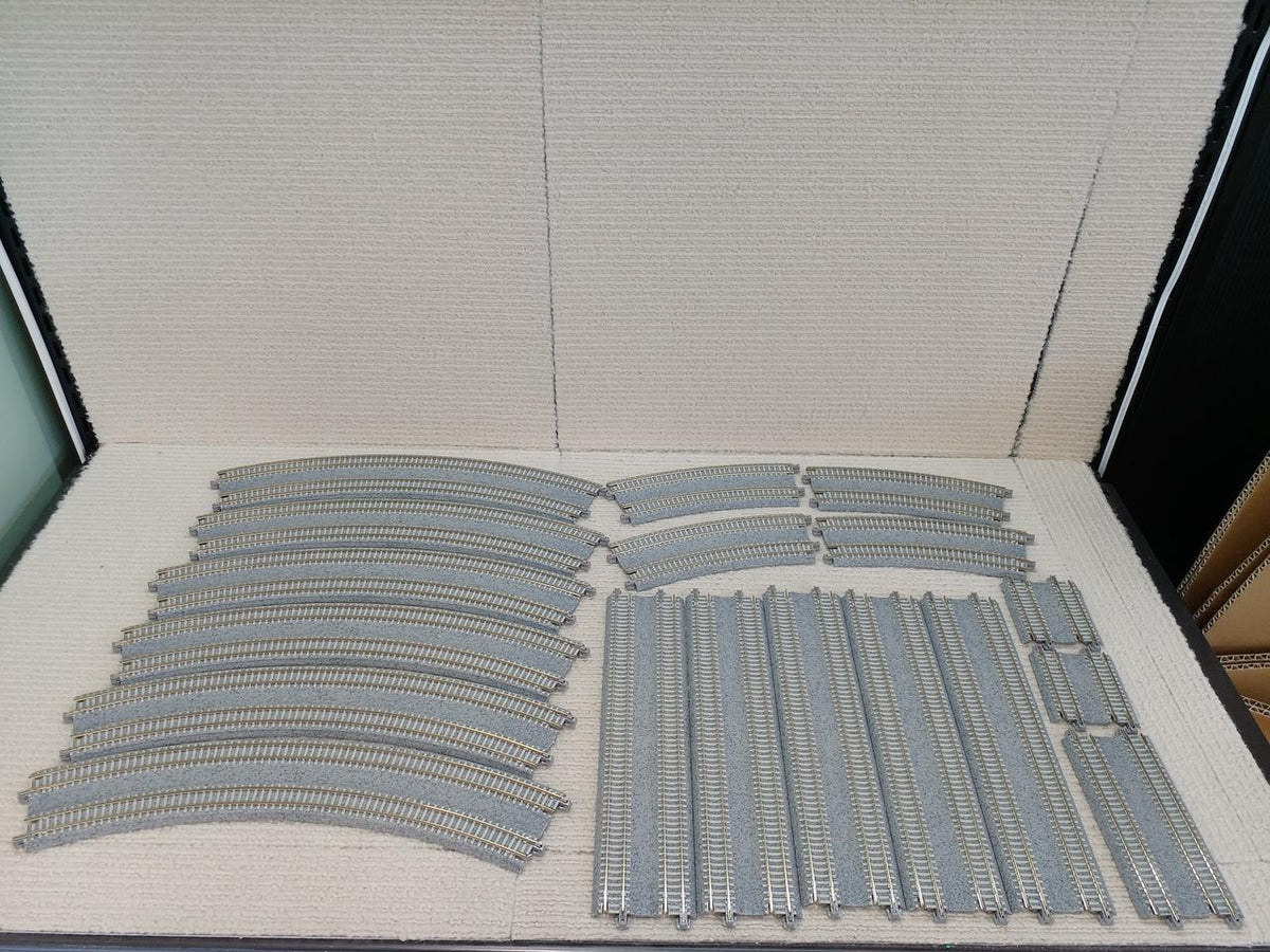KATO N Gauge E5 Series Shinkansen Hayabusa E6 Series Shinkansen Komachi Double Track Starter Set