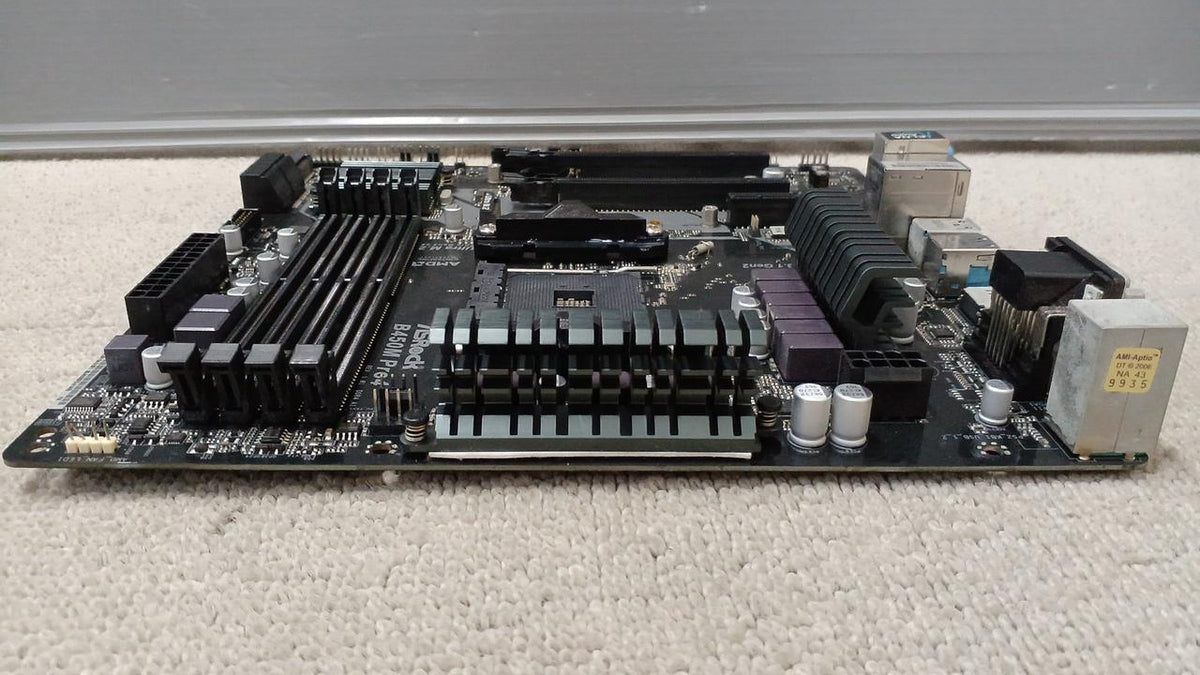 ASROCK Motherboard: B450M PRO4