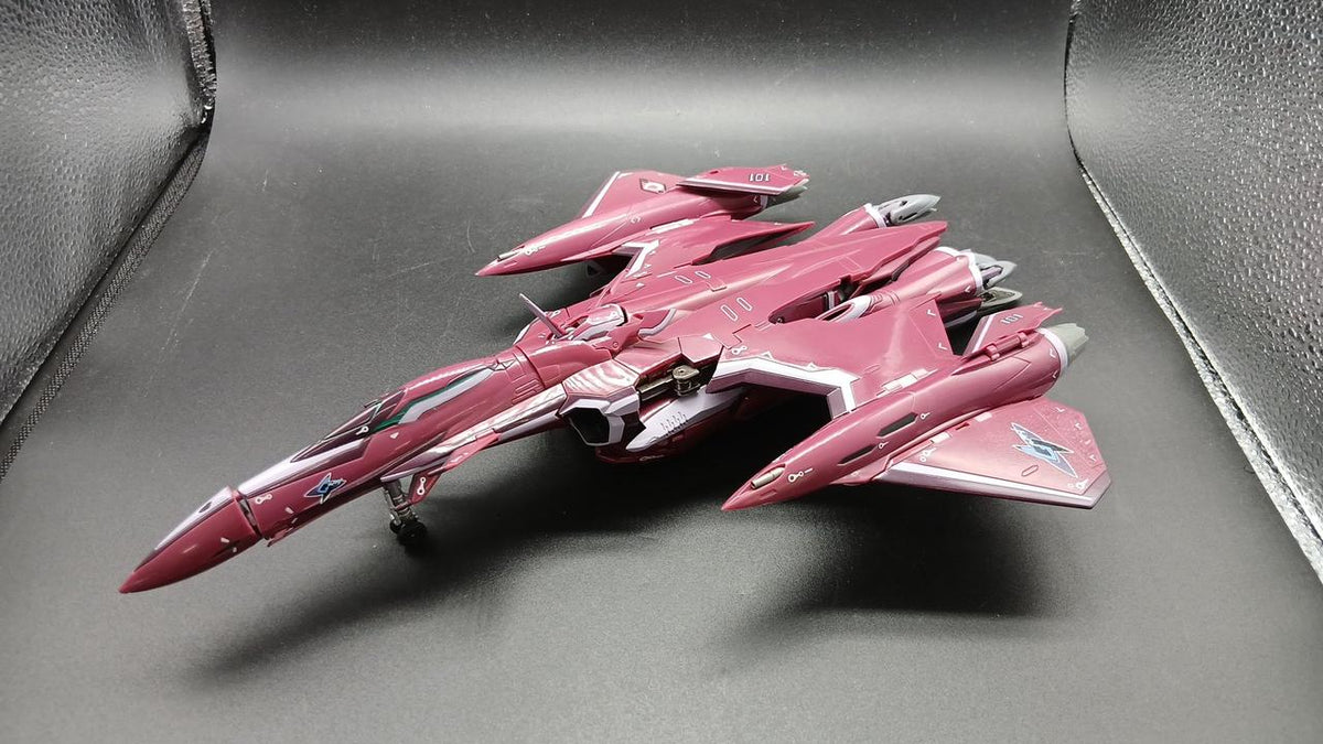 BANDAI DX Chogokin Lucifer Valkyrie〈Brera Stern's Unit〉