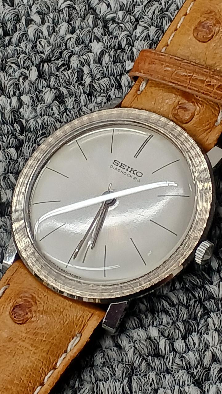 SEIKO Manual Wind Wristwatch 6660-7010