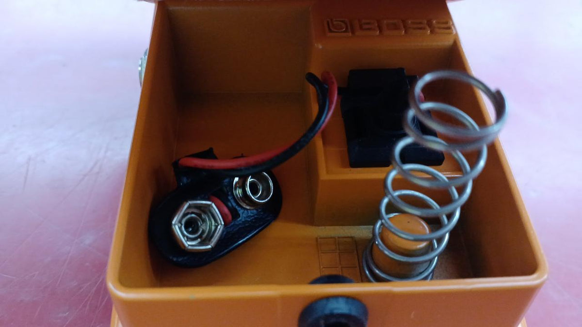 BOSS Distortion DS-1 - Banzai Thrifting | BanzaiHobby