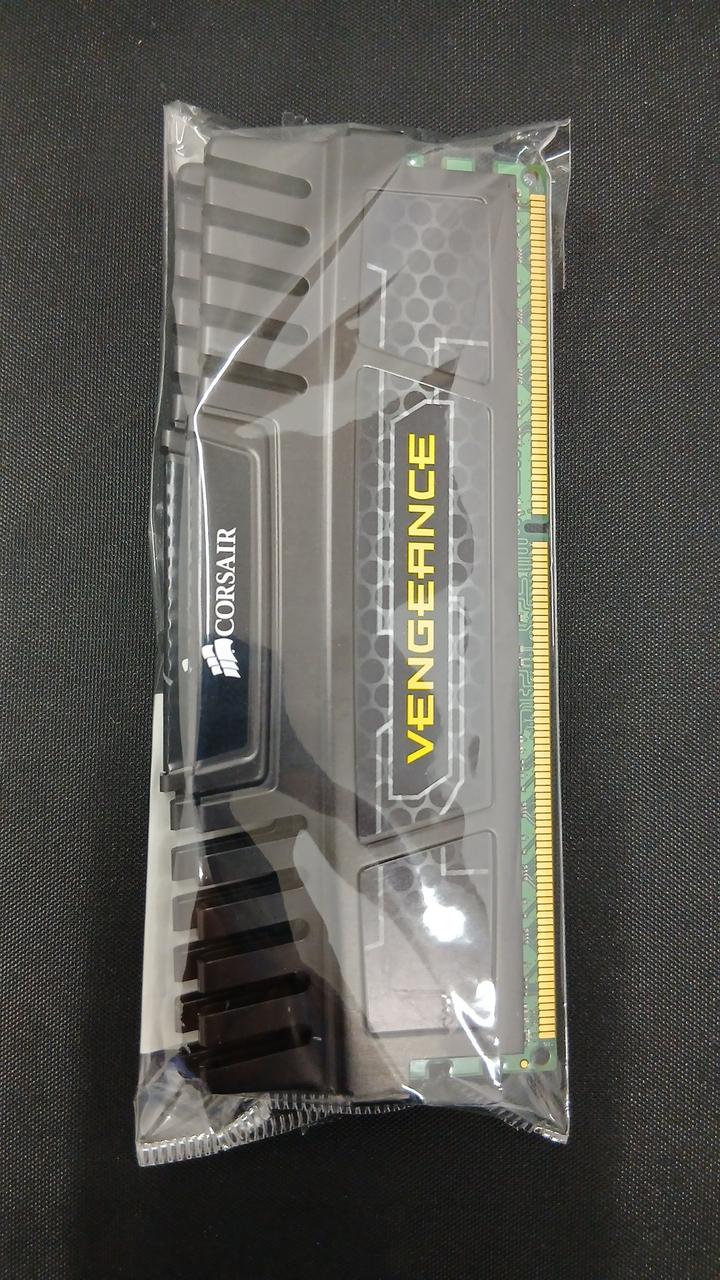 CORSAIR PC Memory 8GB (4GB x 2) CMZ8GX3M2A1866C9