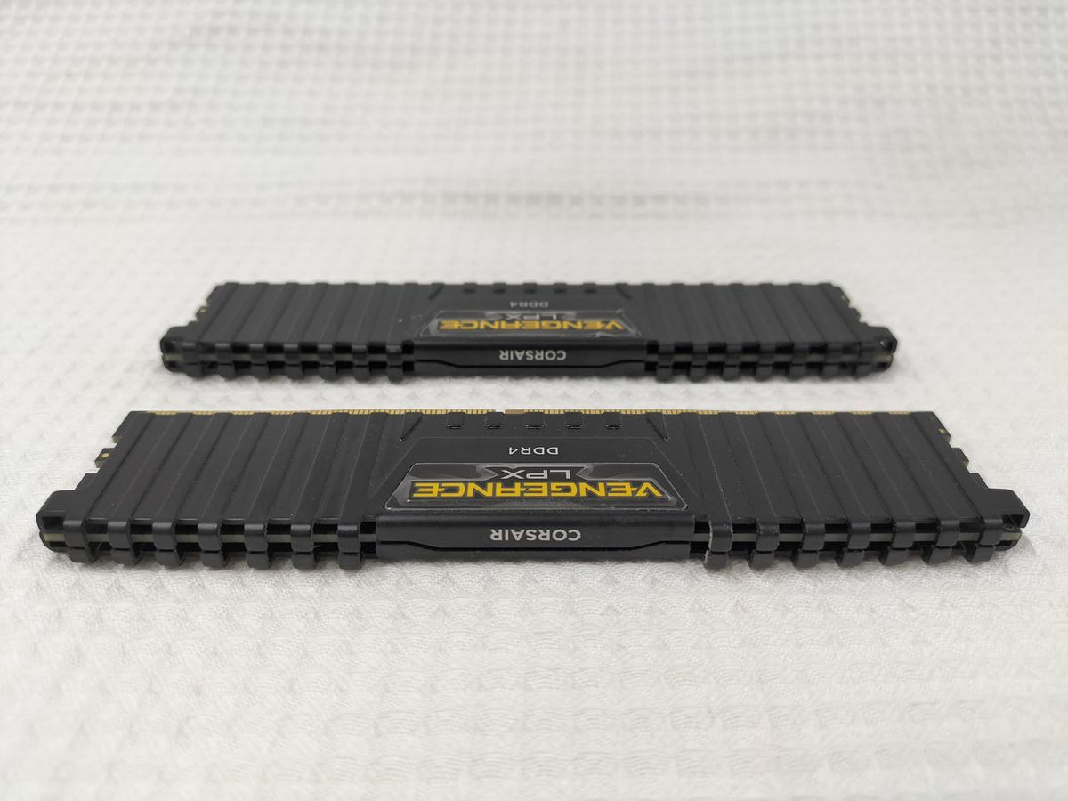 CORSAIR DDR4 Memory 8GB x 2 CMK16GX4M2A2666C16