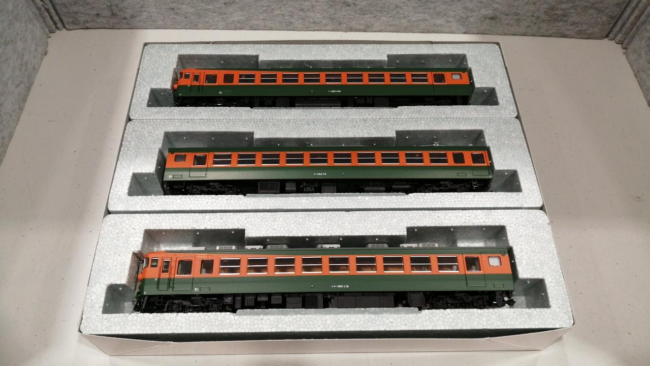 KATO 3-525 165 Series 3-Car Set | BanzaiHobby