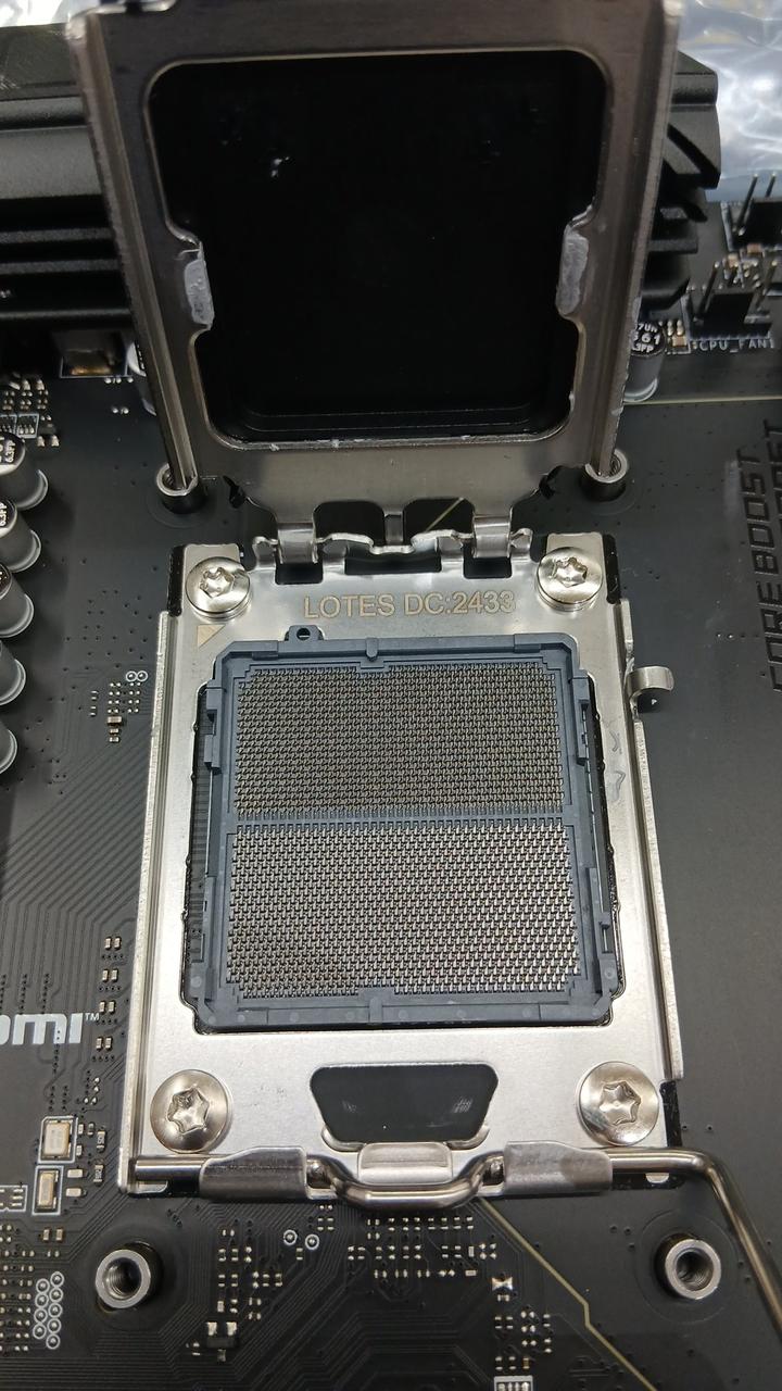 MSI *Junk* Motherboard MAG B650M MORTAR WIFI