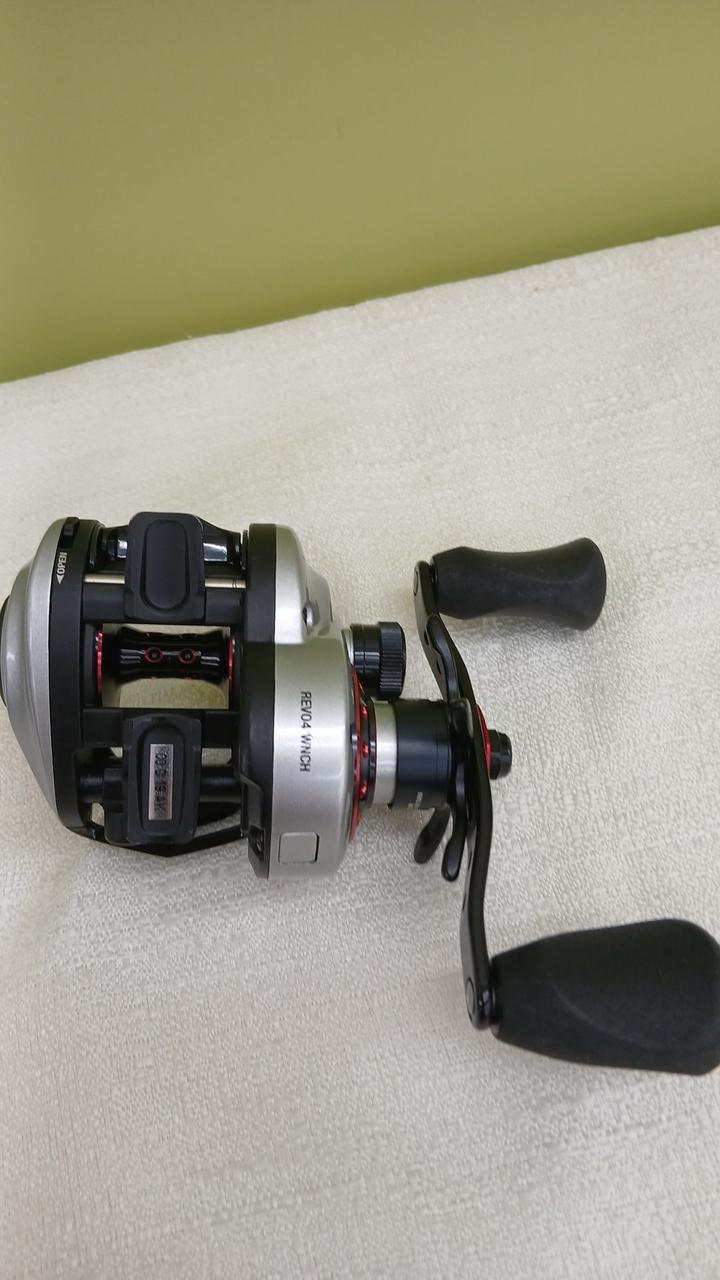 ABUGARCIA Baitcasting Reel REVO4 WINCH