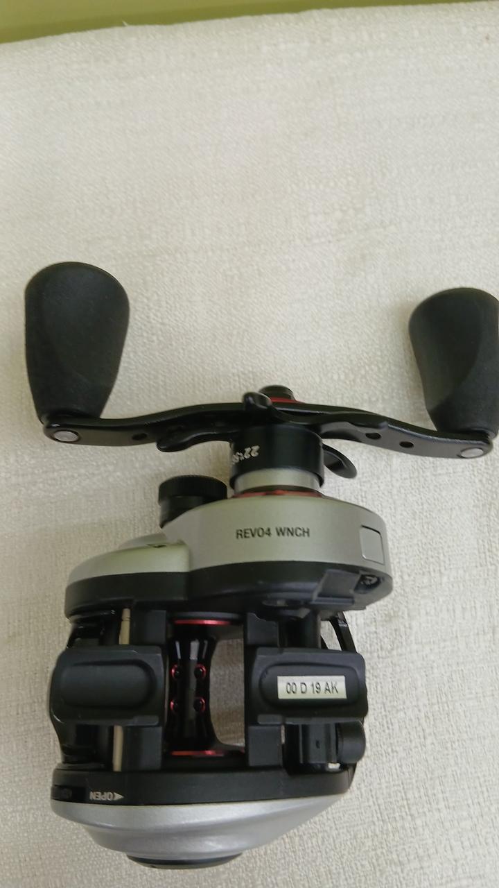 ABUGARCIA Baitcasting Reel REVO4 WINCH
