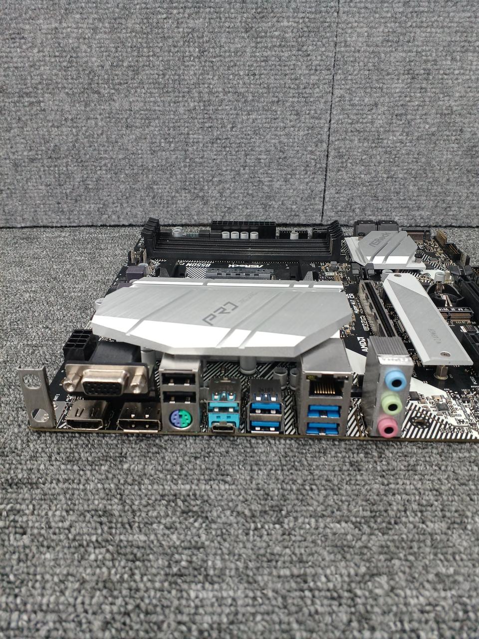 ASROCK Motherboard: B550M PRO4 - Banzai Thrifting | BanzaiHobby