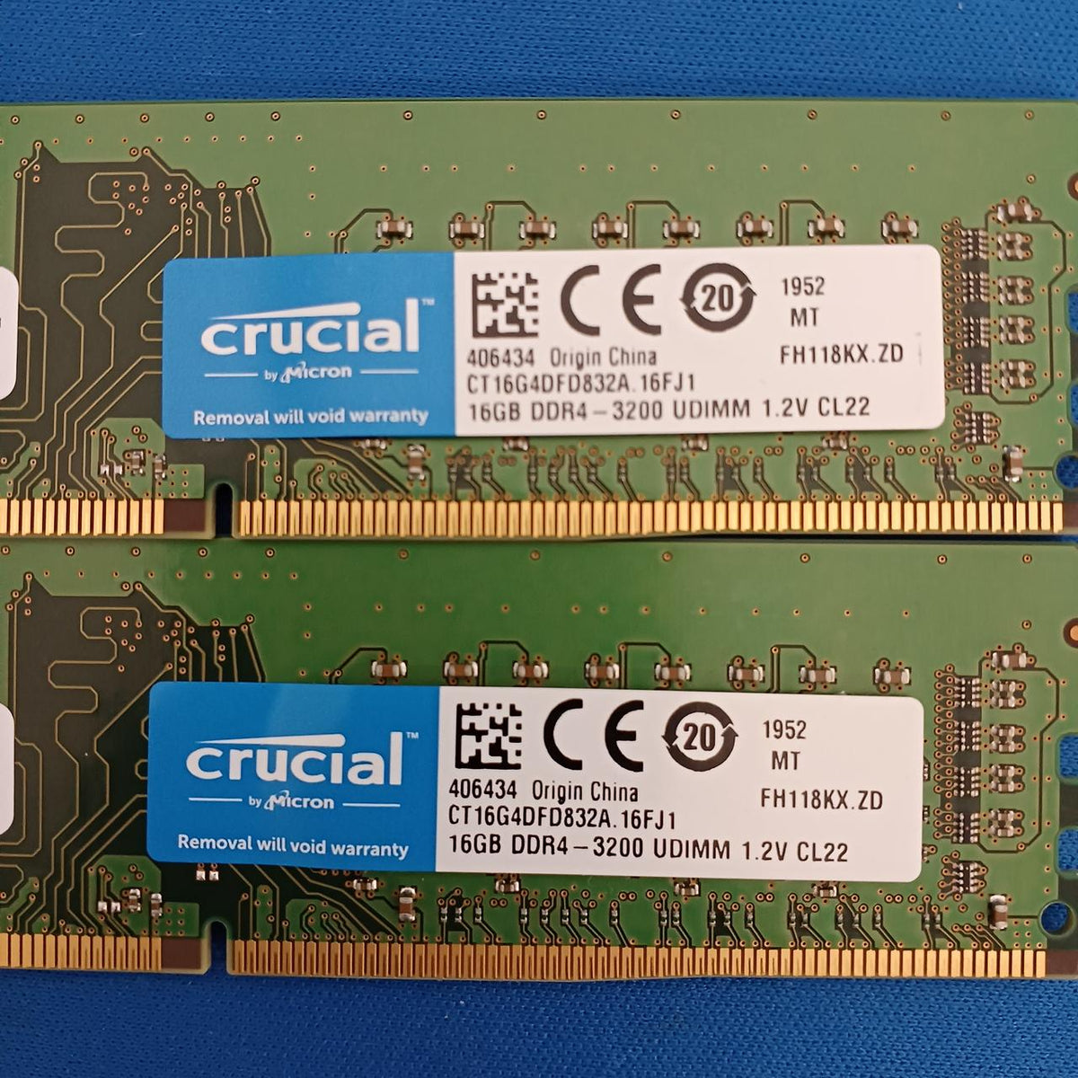 Crucial Memory 16GB / MTA16ATF2G64AZ-3G2J1 MTA16ATF2G64AZ-3G2J1