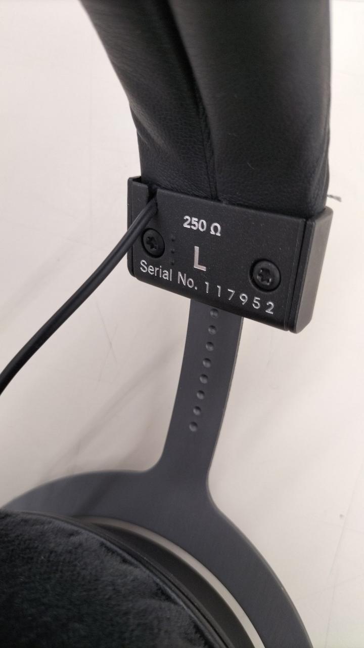 BEYERDDYNAMIC Monitor headphones DT1990 PRO