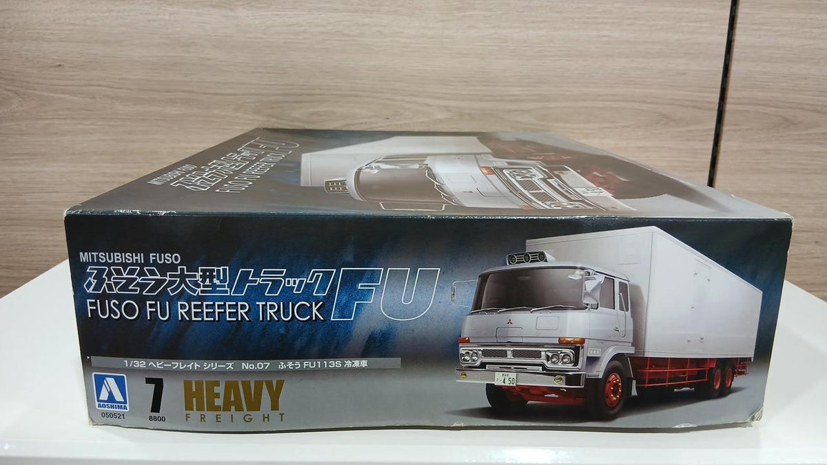 Aoshima Dekotora Series 1/32 Fuso FU113S Refrigerated Truck