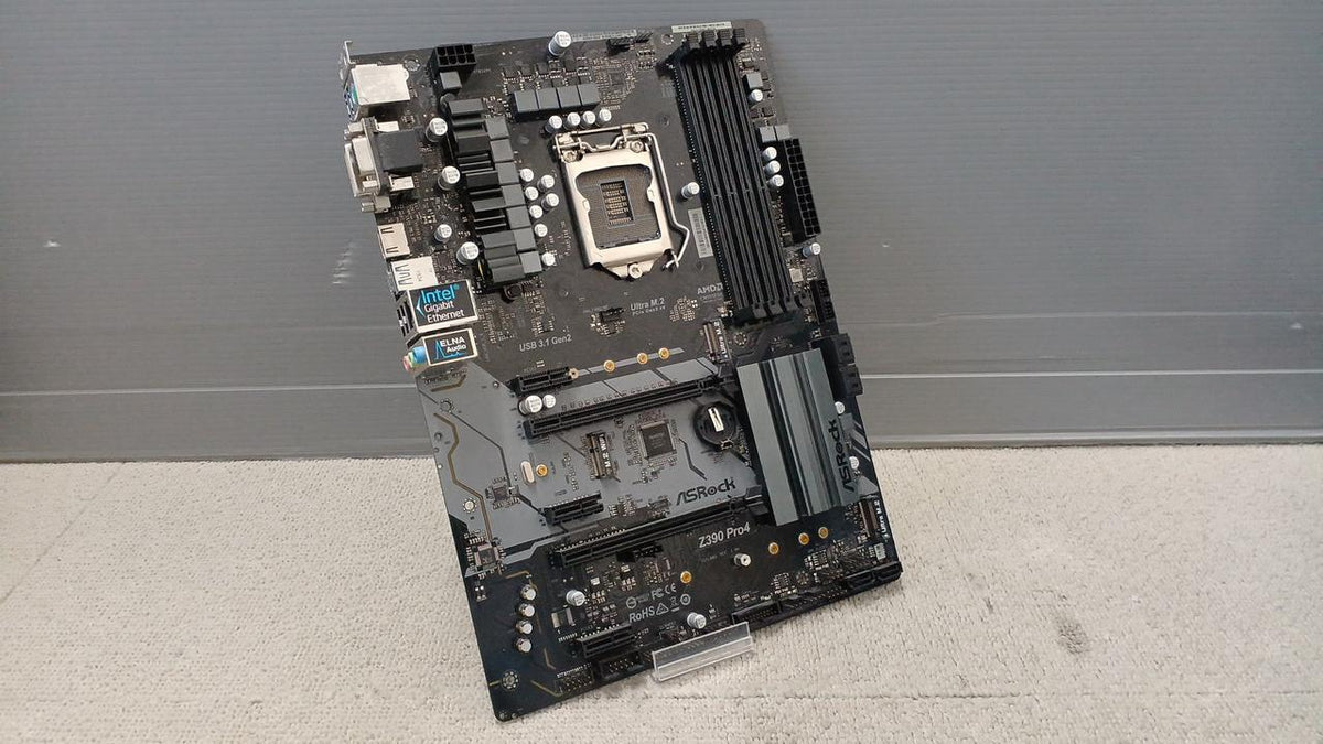 ASROCK Motherboard: Z39 PRO4