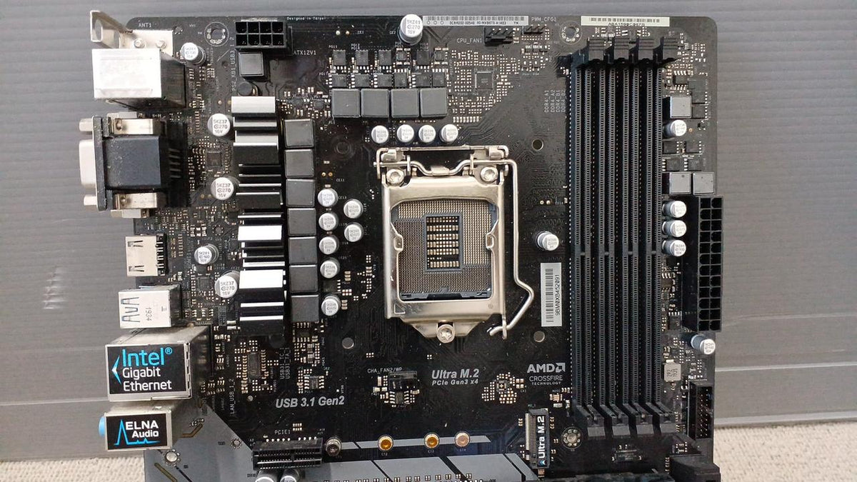 ASROCK Motherboard: Z39 PRO4