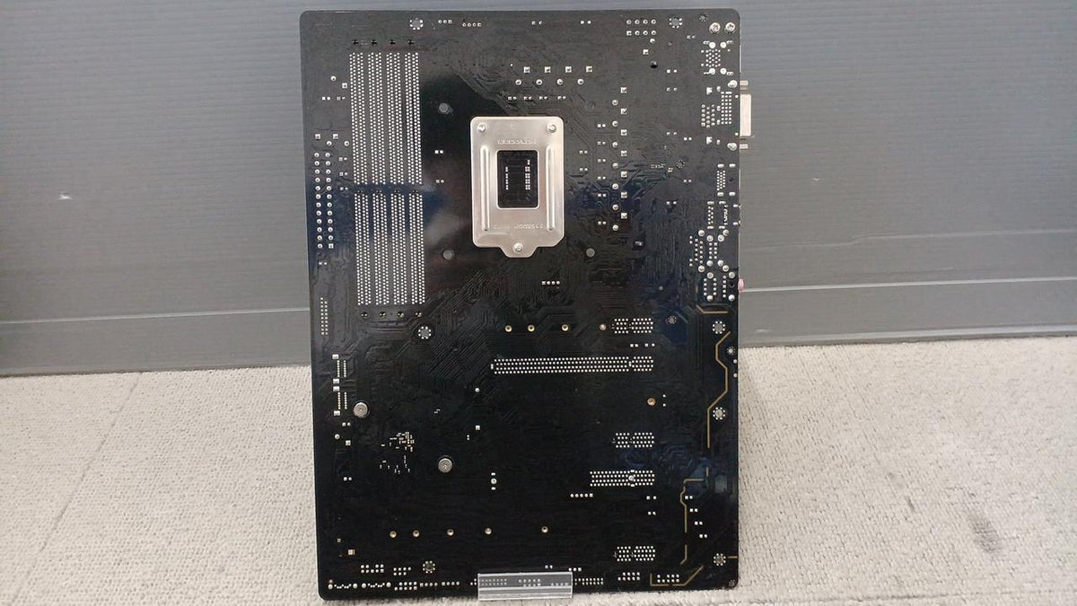 ASROCK Motherboard: Z39 PRO4