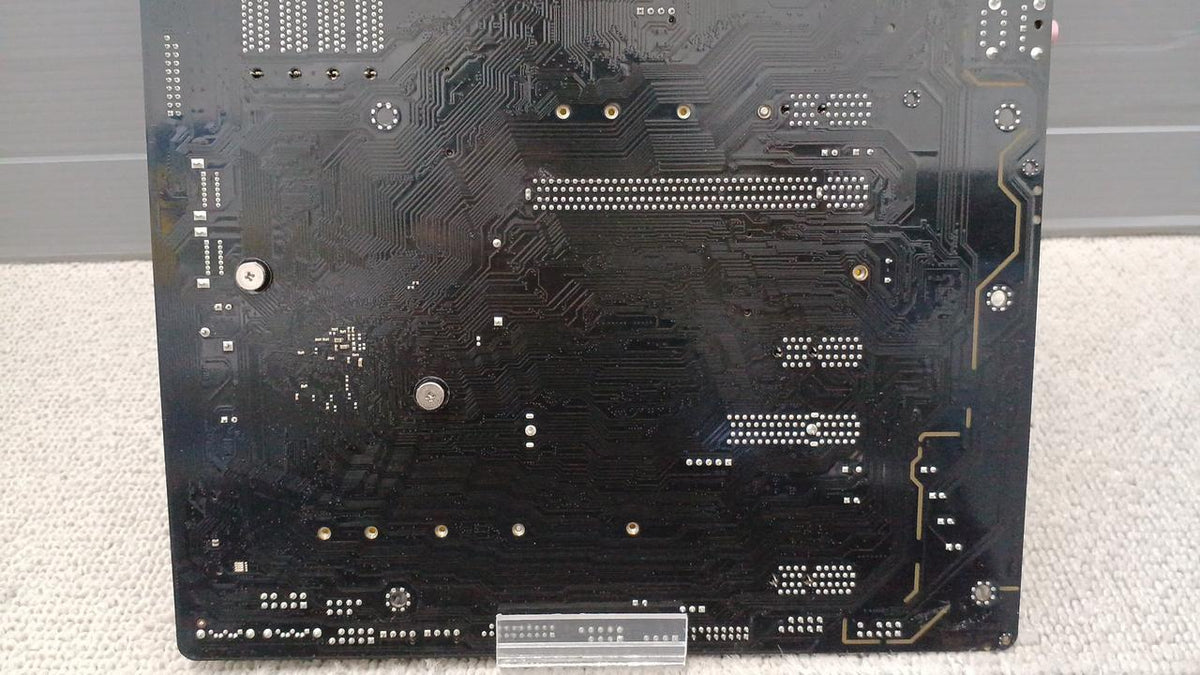 ASROCK Motherboard: Z39 PRO4