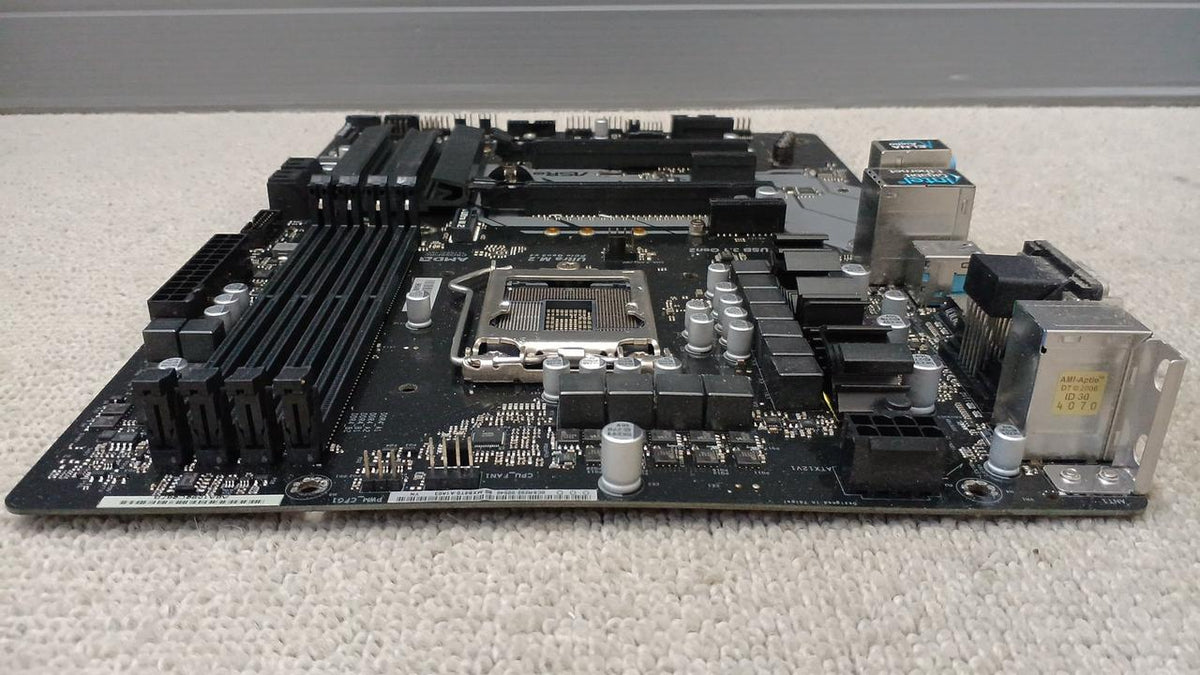 ASROCK Motherboard: Z39 PRO4