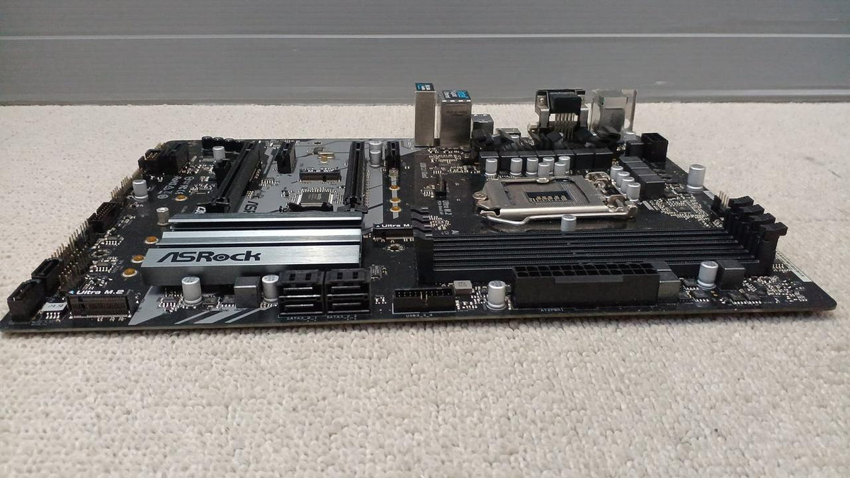 ASROCK Motherboard: Z39 PRO4