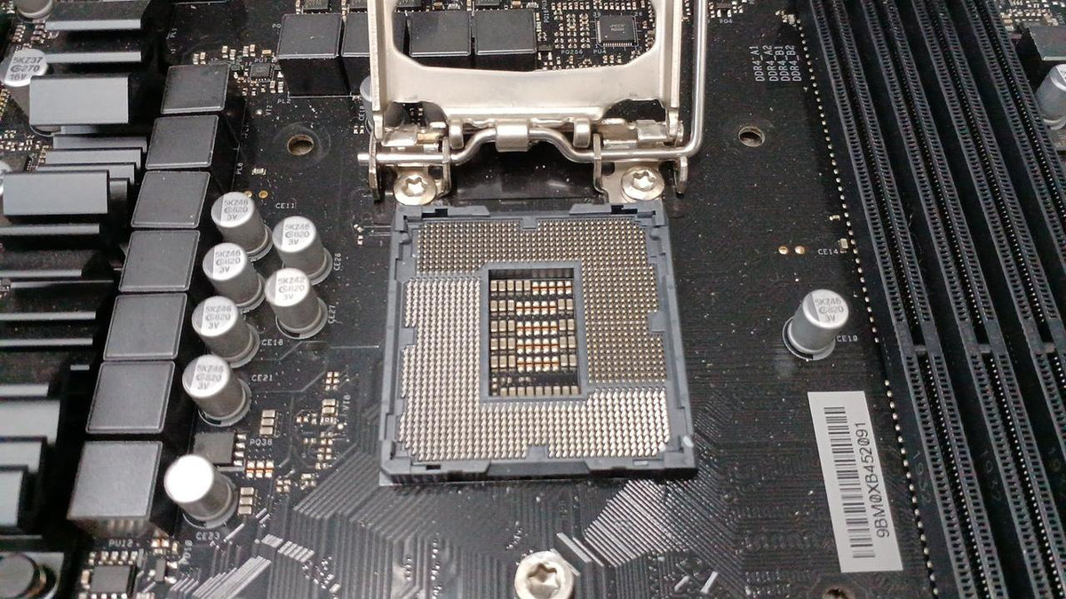 ASROCK Motherboard: Z39 PRO4
