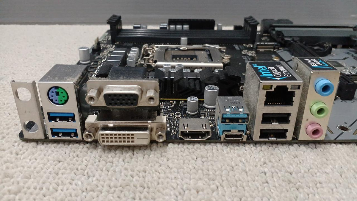 ASROCK Motherboard: Z39 PRO4