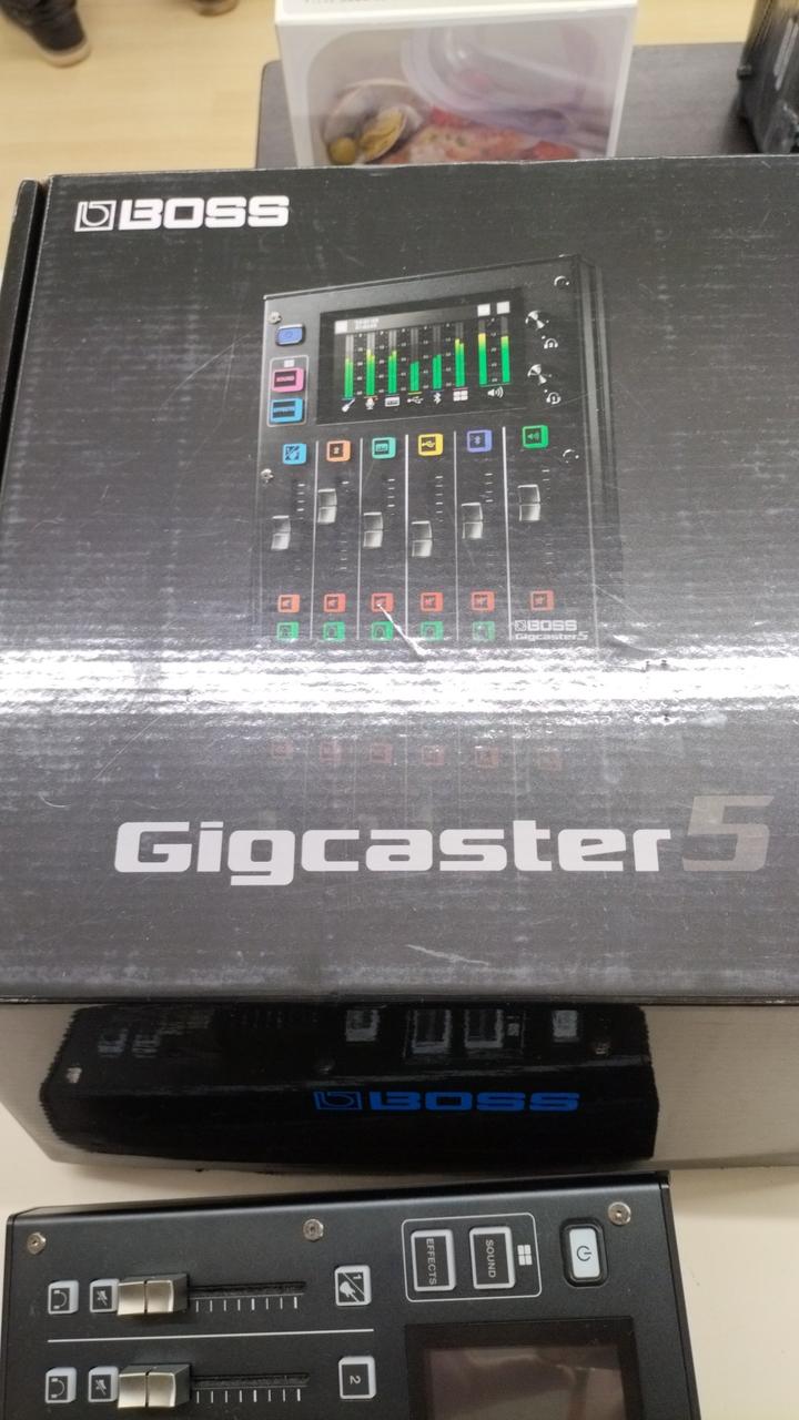 BOSS Streaming Mixer GCS-5
