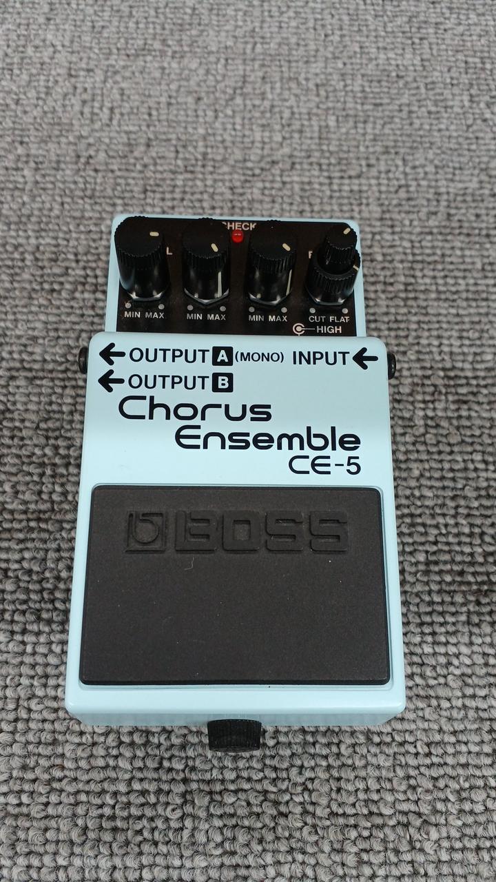 BOSS Effects Pedal & Chorus CE-5