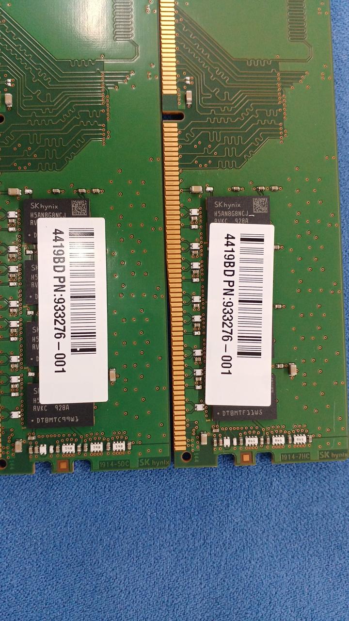 SK HYNIX Memory (2 8GB sticks) HMA81GU6CJR8N-VK