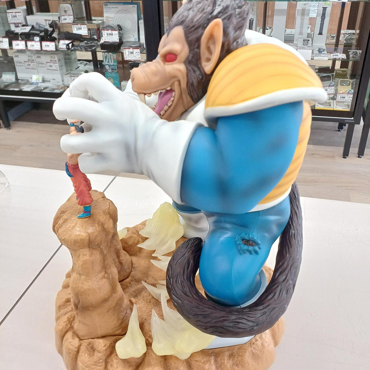 Bandai Dragon Ball Figure Prize A: Great Ape Vegeta VS Son Goku