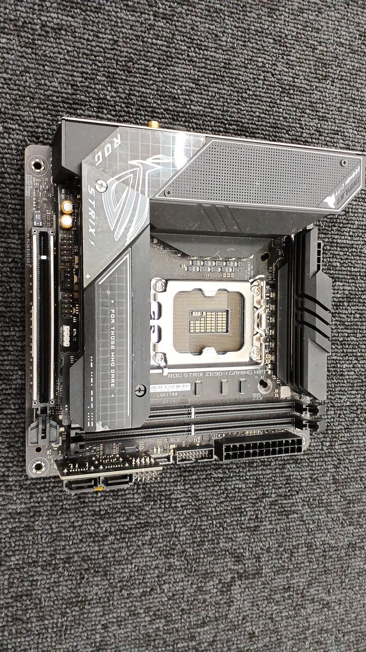 ASUS Motherboard ROG STRIX Z690-I GAMING WIFI