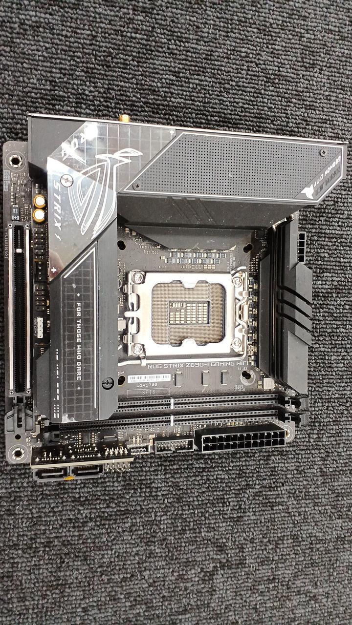 ASUS Motherboard ROG STRIX Z690-I GAMING WIFI