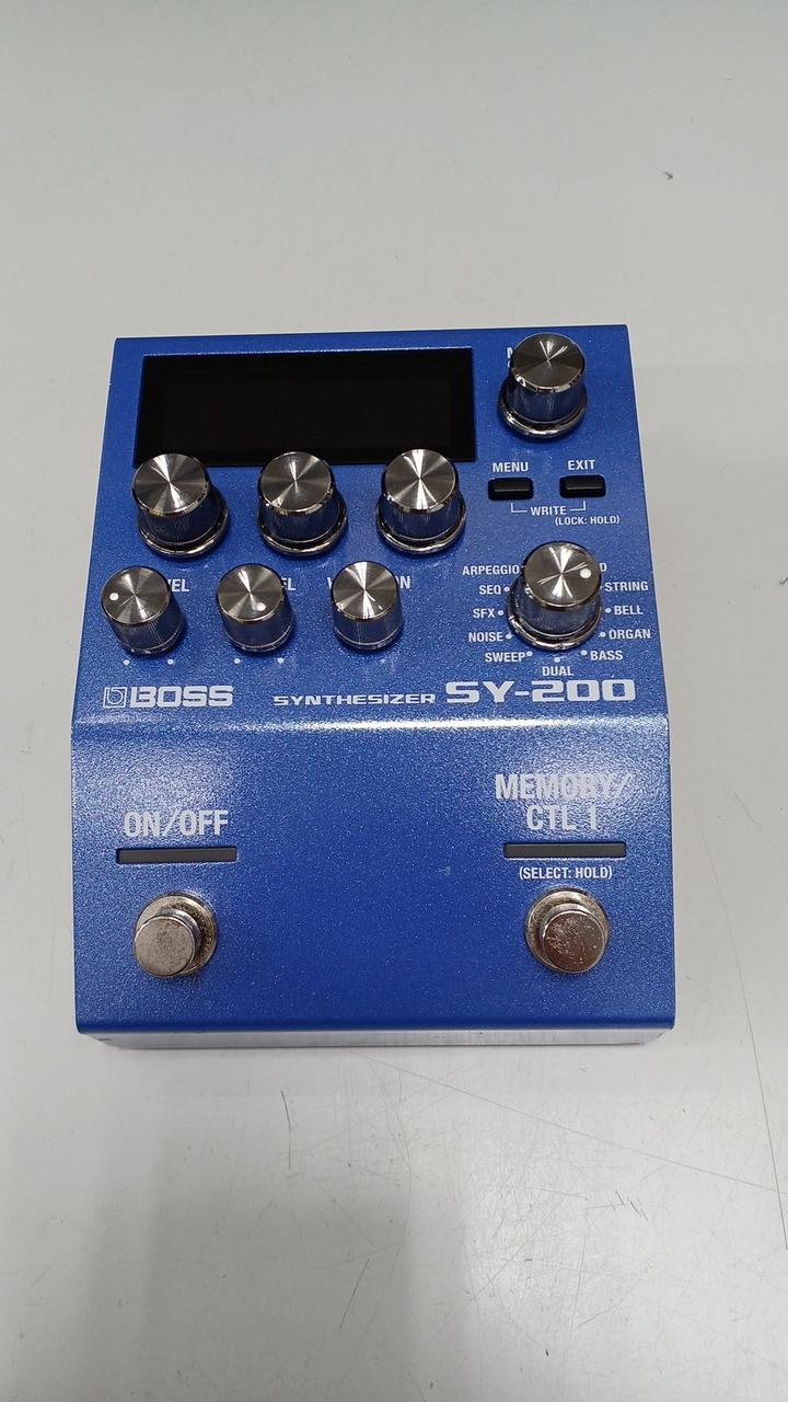BOSS Gitarren-Synthesizer SY-200