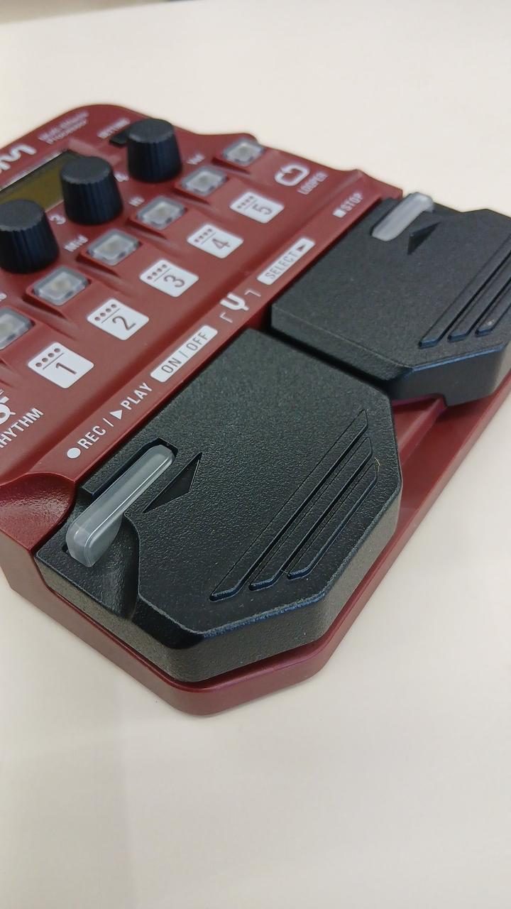 ZOOM Multi-Effects Pedal B1 FOUR