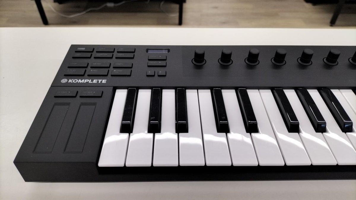 KOMPLETE MIDI Keyboard KONTROL S61