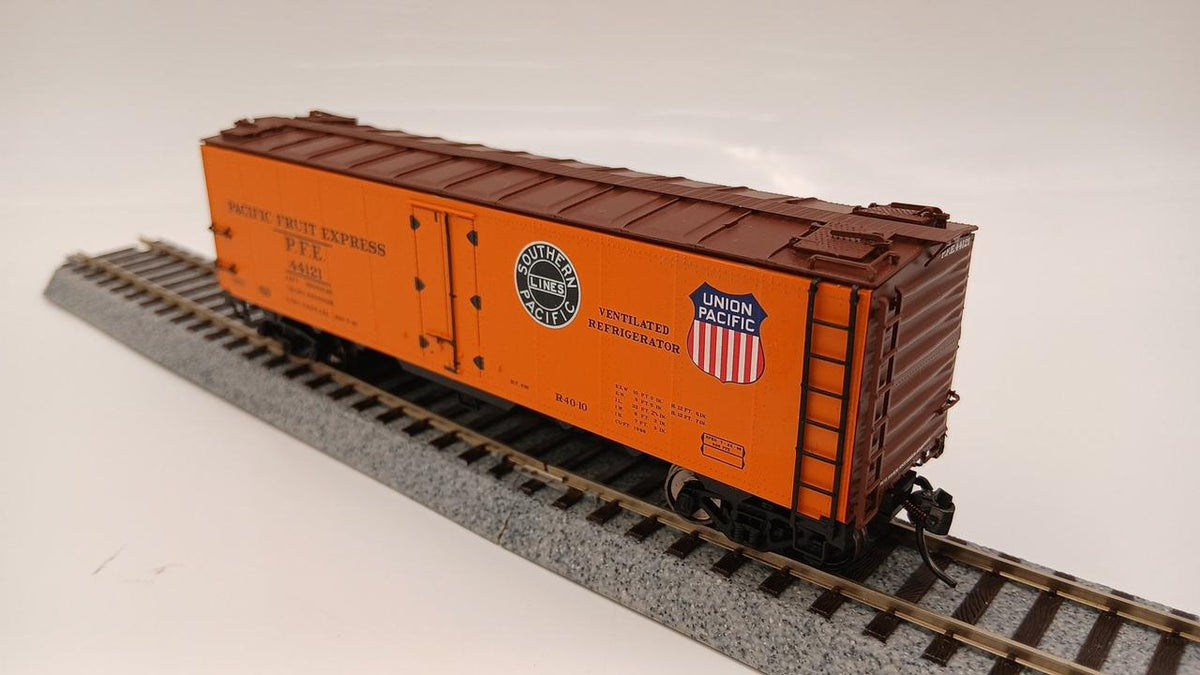 INTER MOUNTAIN HO Gauge PACIFIC FRUIT EXPRESS 44121