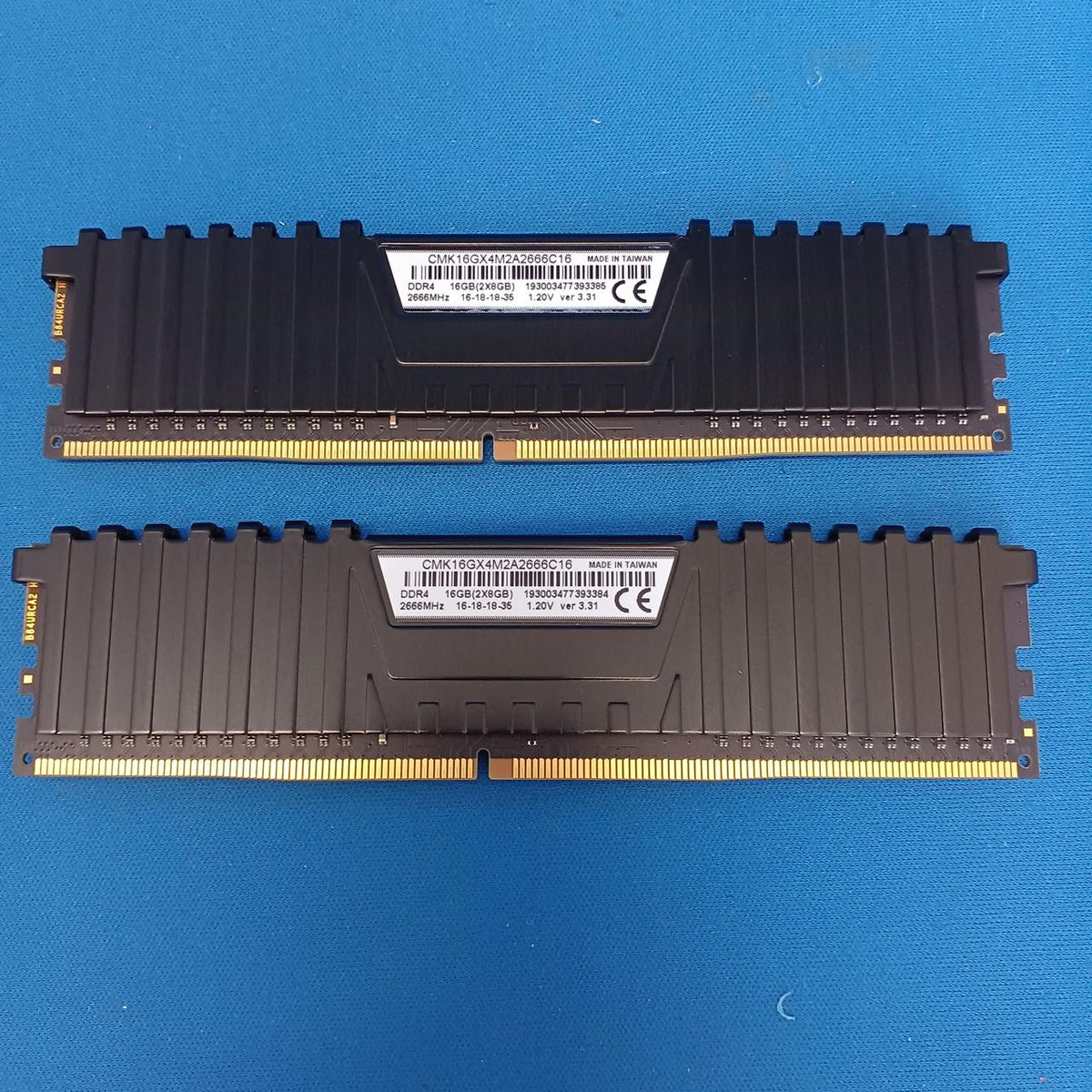 CORSAIR DDR4 RAM/CMK16GX4M2A2666C16 CMK16GX4M2A2666C16