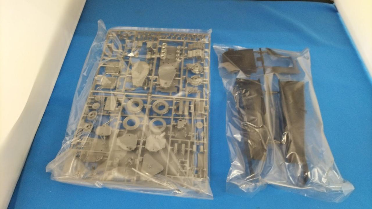 Tamiya WOLF WR1 FORD F1 1/12 Big Scale Series - Banzai Thrifting | BanzaiHobby