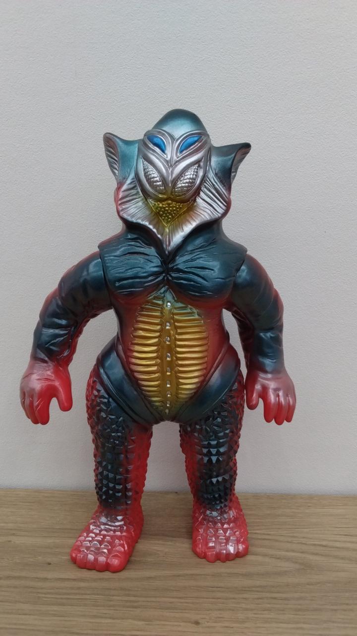BULLMARK Monster Series Soft Vinyl Mephilas Alien (Red) - Banzai Thrifting | BanzaiHobby