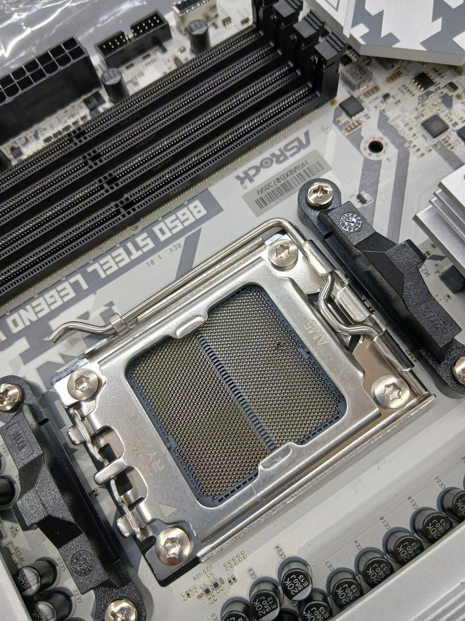 ASROCK Motherboard B650 STEEL LEGEND WIFI - Banzai Thrifting | BanzaiHobby